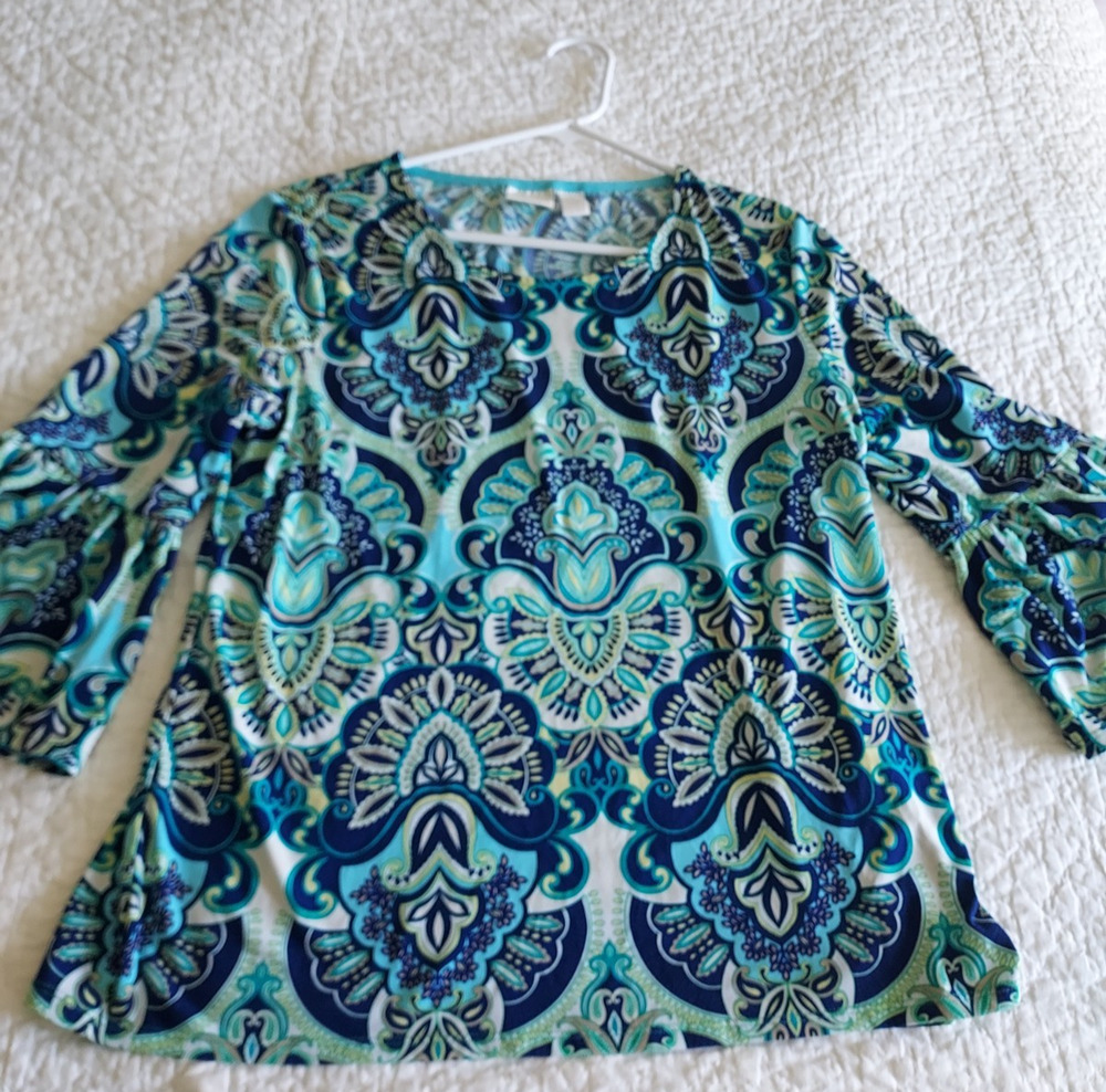 Chicos Top size 1 (size Med - size 8) Spandex knit bell sleeve blouse EUC women